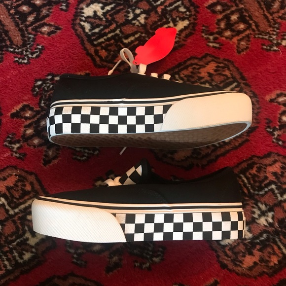 -SOLD- NWT Checker Tape Platform Vans - Picture 3 of 6